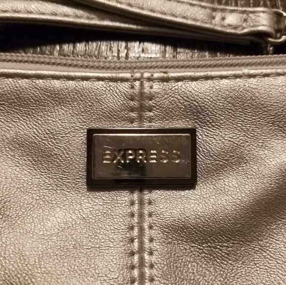 Express wristlet - Picture 3 of 8